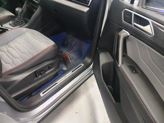 Volkswagen Tiguan L — Фото автомобиля 11