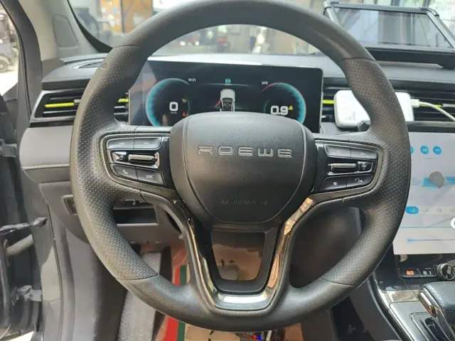Roewe RX5 — Фото автомобиля 10