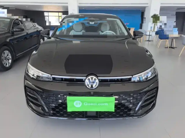 Volkswagen Passat — Фото автомобиля 2