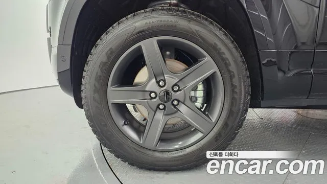 Land Rover Defender — Фото автомобиля 8