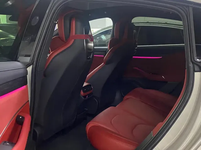 Xiaomi SU7 — Фото автомобиля 10