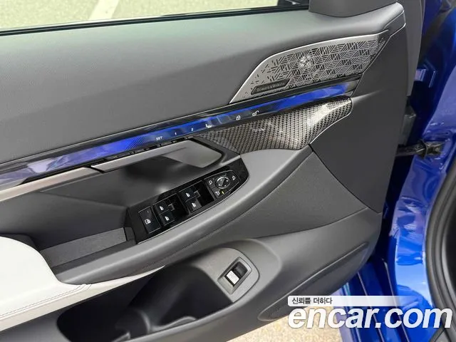 BMW M5 G90 — Фото автомобиля 12