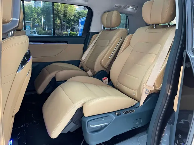 GAC Trumpchi E8 — Фото автомобиля 9