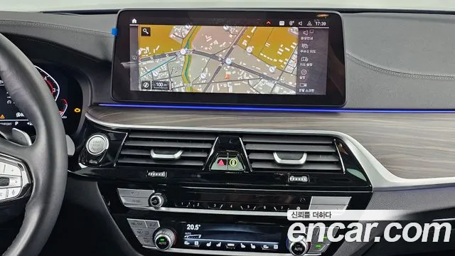BMW 5 Series G30 — Фото автомобиля 26