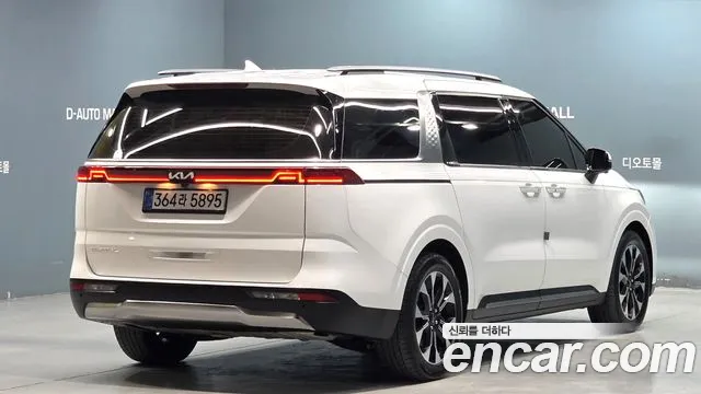 Kia Carnival Generation 4 — Фото автомобиля 3