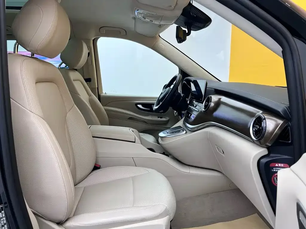 Mercedes-Benz Mercedes-Benz V-Class 2022 V 260 L Long Wheelbase Luxury Edition — Фото автомобиля 10