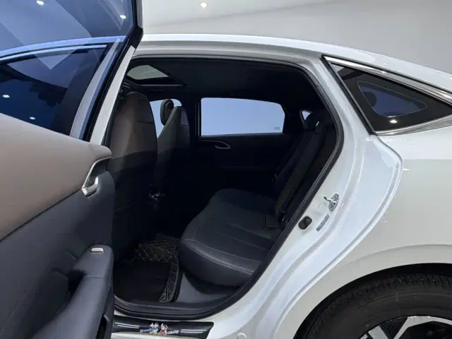 Changan Eado — Фото автомобиля 11
