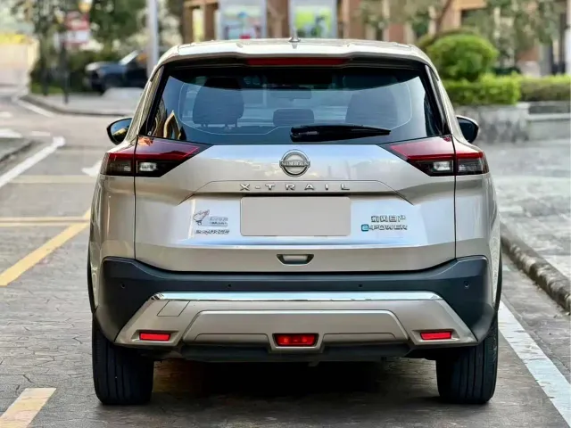 Nissan X-Trail — Фото автомобиля 5