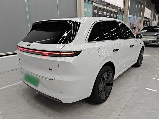 Li Auto L6 — Фото автомобиля 6
