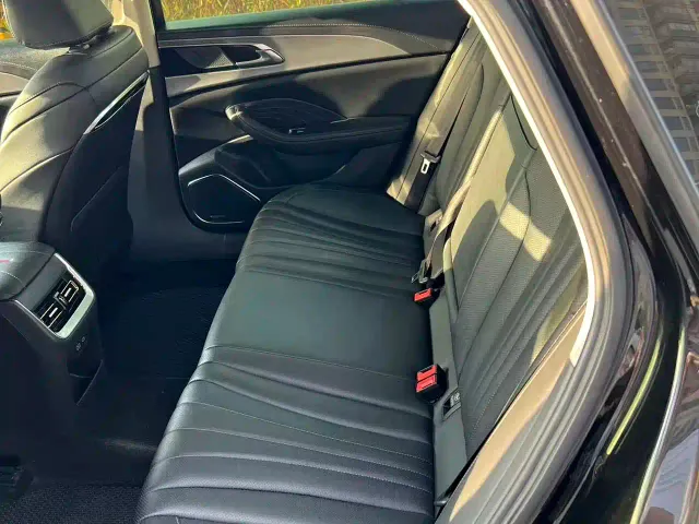 Hongqi H5 — Фото автомобиля 15