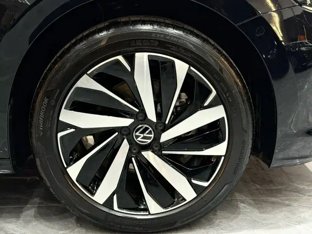 Volkswagen Passat — Фото автомобиля 6