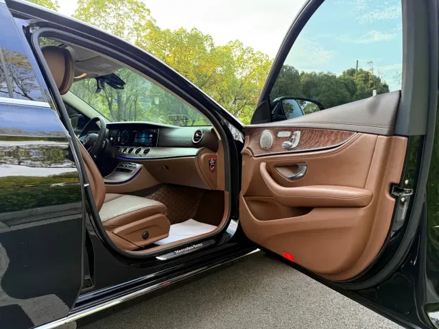 Mercedes-Benz E-Class — Фото автомобиля 19