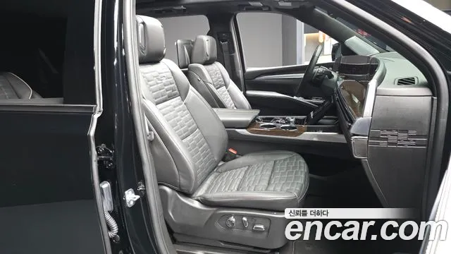 Cadillac Escalade 5th Gen — Фото автомобиля 11