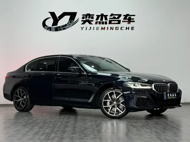 BMW BMW 5 Series 2022 Model Third Facelift 530Li Premium M Sport Package — Фото автомобиля 3