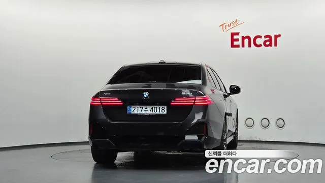 BMW 5-Series 5 серия (G60) 530i xDrive M Sport — Фото автомобиля 4