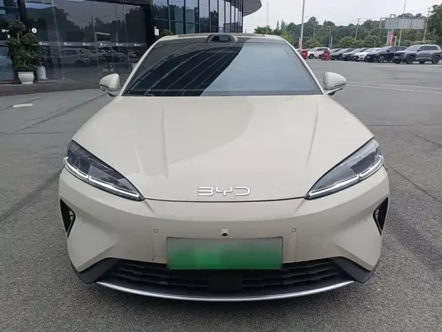 BYD Seal 07 DM-i — Фото автомобиля 2