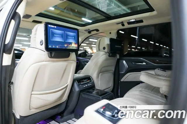 Cadillac Escalade — Фото автомобиля 20