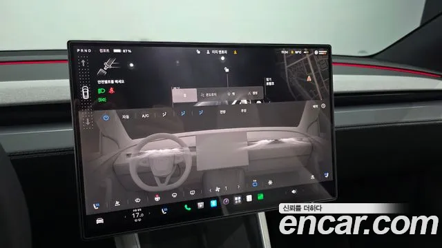 Tesla Model Y — Фото автомобиля 21