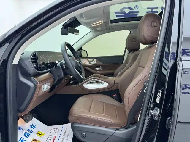 Mercedes-Benz GLE-Class — Фото автомобиля 12