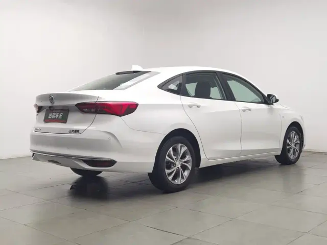 Buick Verano — Фото автомобиля 2