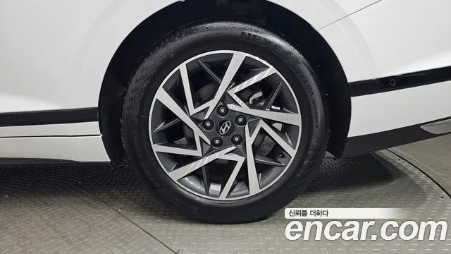 Hyundai Grandeur GN7 — Фото автомобиля 5