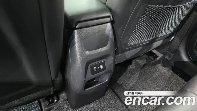 Hyundai Venue — Фото автомобиля 29
