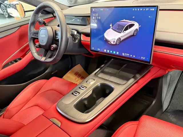 Xiaomi SU7 — Фото автомобиля 22
