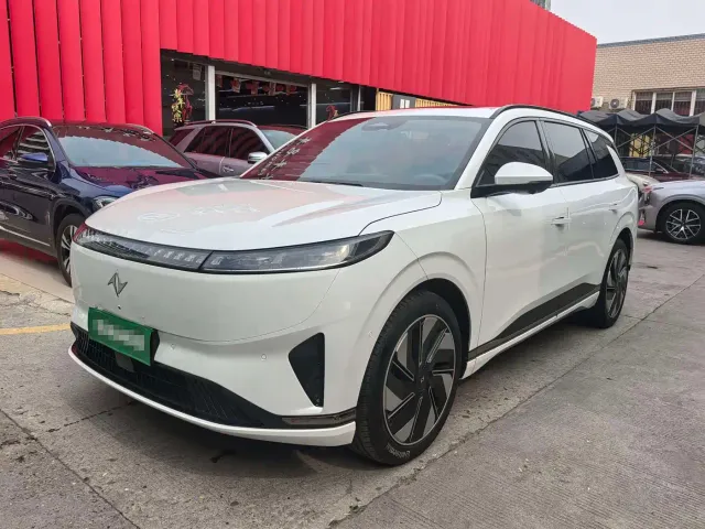 Фотография автомобиля — Dongfeng eπ 008