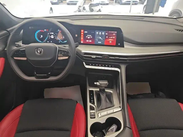 Changan CS35 Plus — Фото автомобиля 9
