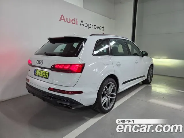 Audi Q7 — Фото автомобиля 2