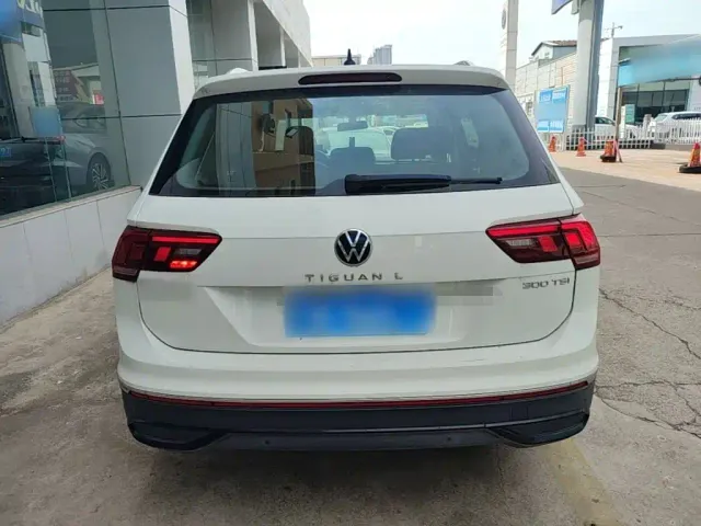 Volkswagen Tiguan L — Фото автомобиля 5