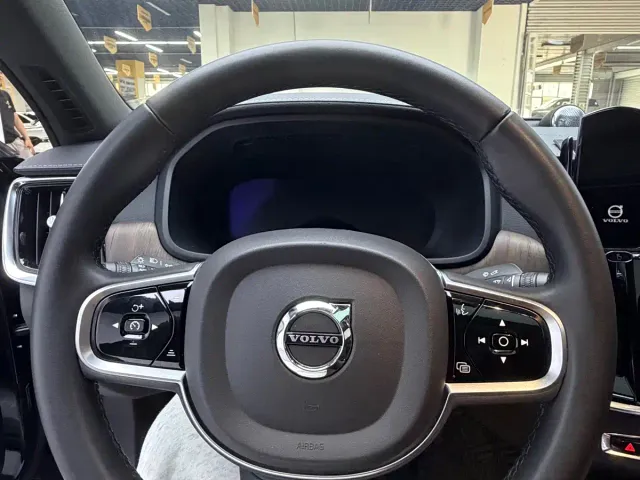 Volvo S90 — Фото автомобиля 7