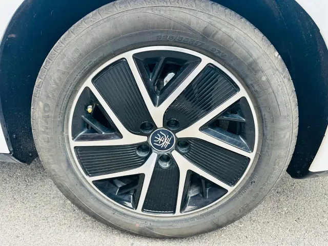 BYD Qin L — Фото автомобиля 21