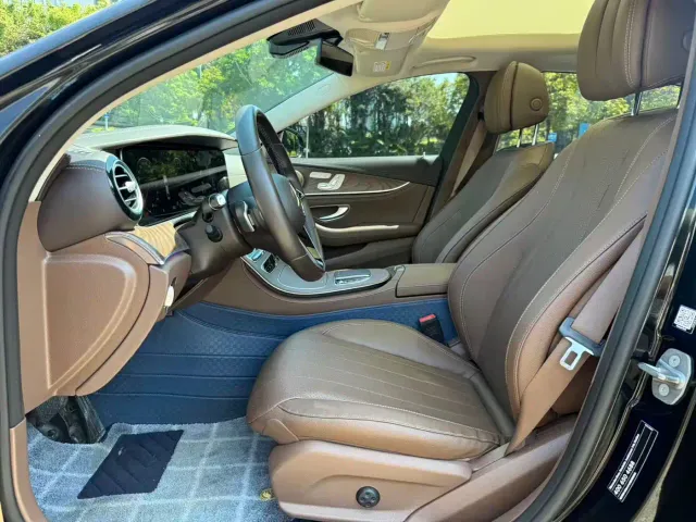 Mercedes-Benz E-Class — Фото автомобиля 10