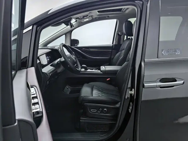 GAC Trumpchi M8 — Фото автомобиля 10