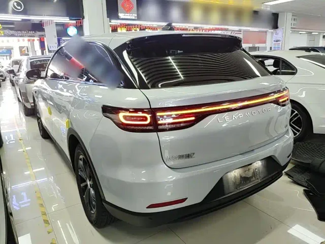 Leapmotor C11 — Фото автомобиля 4