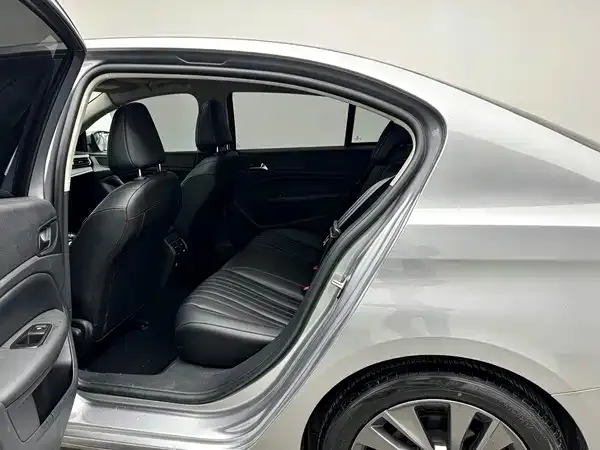 Peugeot 408 — Фото автомобиля 9