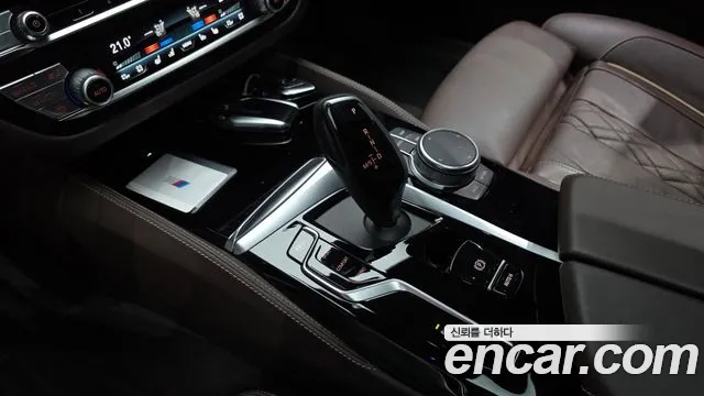 BMW 5-Series — Фото автомобиля 9