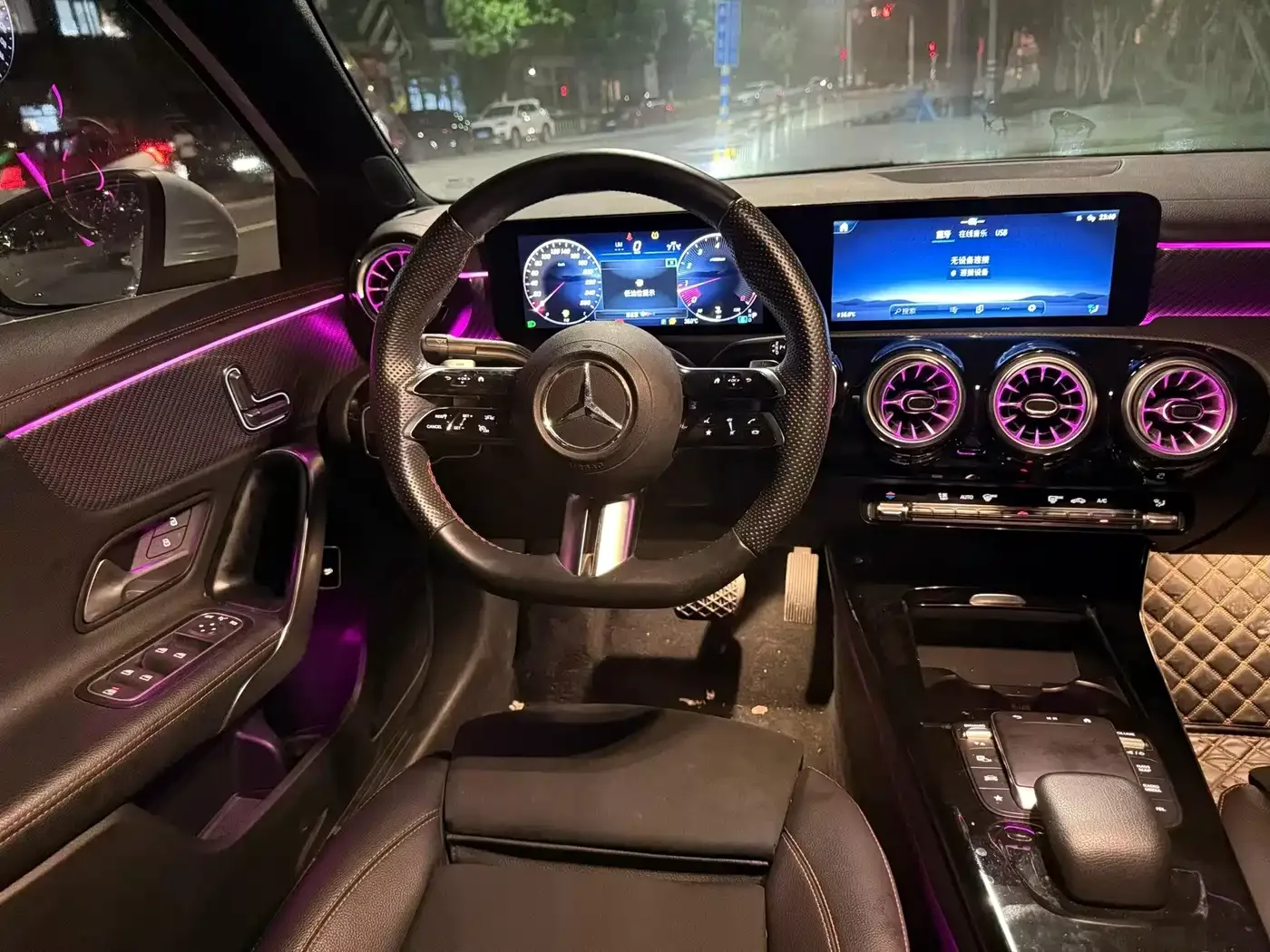 Mercedes-Benz Mercedes-Benz A-Class 2023 A 200 L Fashion — Фото автомобиля 5