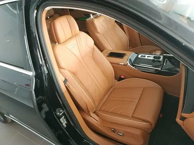 Hongqi H9 — Фото автомобиля 24