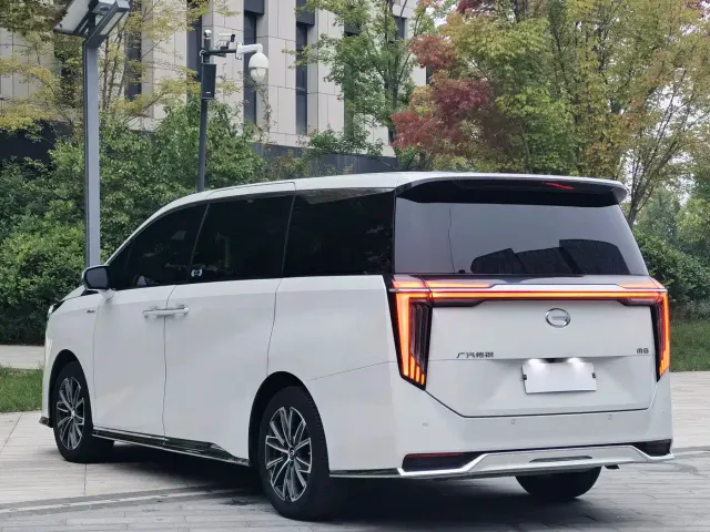 GAC Trumpchi M8 — Фото автомобиля 7