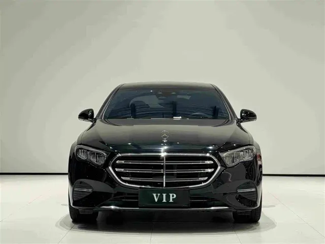Mercedes-Benz E-Class — Фото автомобиля 2