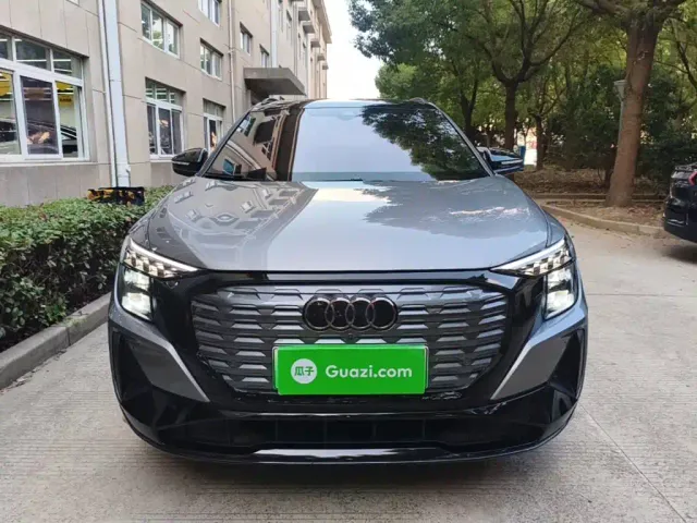 Audi Q5 e-tron — Фото автомобиля 2