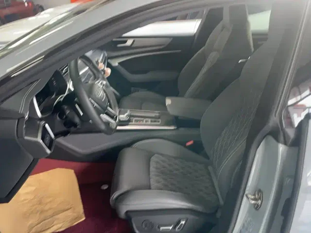 Audi A7L — Фото автомобиля 9
