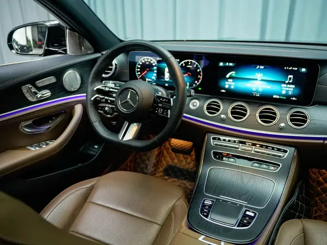 Mercedes-Benz E-Class — Фото автомобиля 5