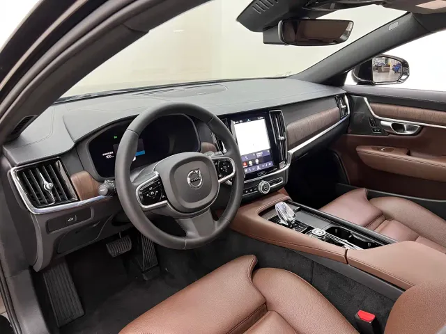 Volvo S90 — Фото автомобиля 4