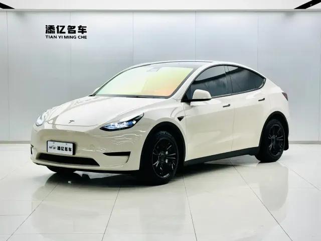 Фотография автомобиля — Tesla Model Y