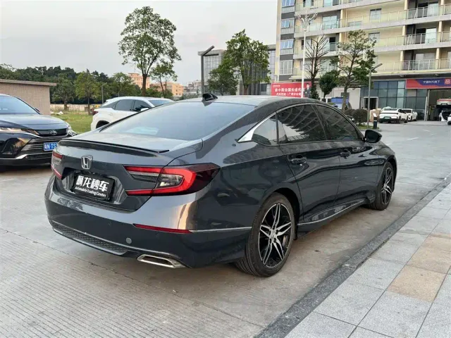Honda Accord — Фото автомобиля 9