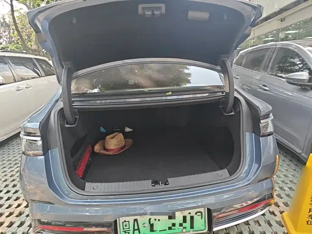BYD Seal 07 DM-i — Фото автомобиля 18