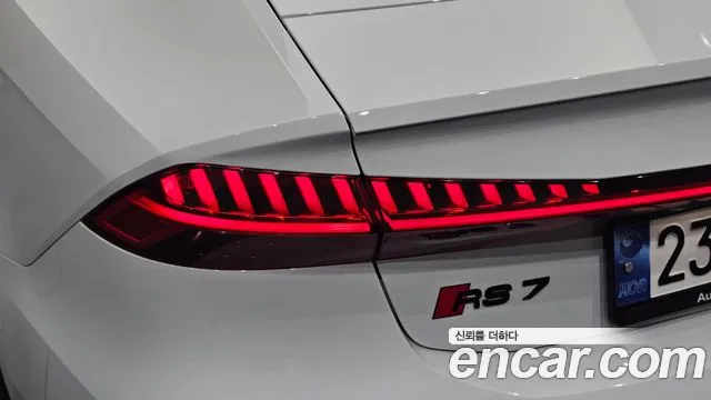 Audi RS7 — Фото автомобиля 21